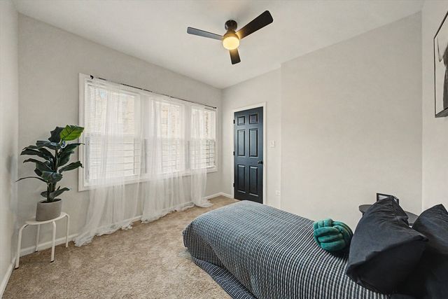 7641 S Phillips Avenue, Chicago, IL 60649