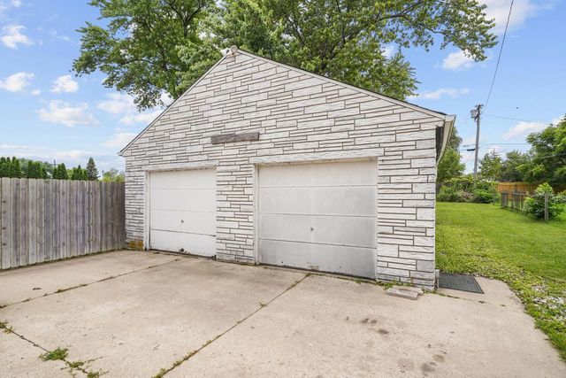 6318 51st AVENUE, Kenosha, WI 53142