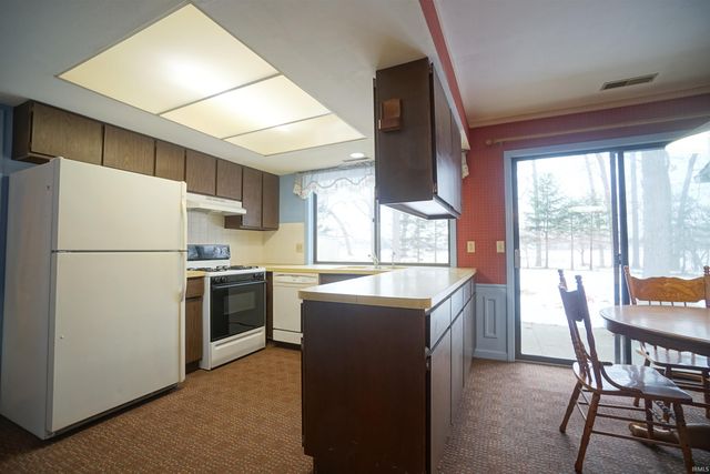 435 N 225 East, Warsaw, IN 46582