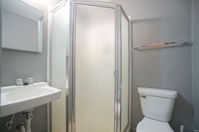 435 N 225 East, Warsaw, IN 46582