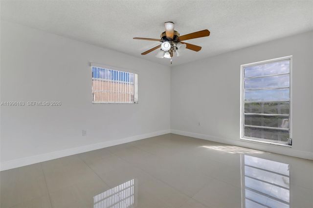 6130 W 19th Ave 301, Hialeah, FL 33012