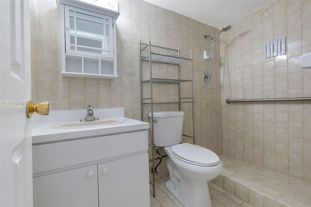 6130 W 19th Ave 301, Hialeah, FL 33012