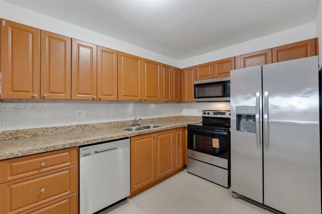 6130 W 19th Ave 301, Hialeah, FL 33012