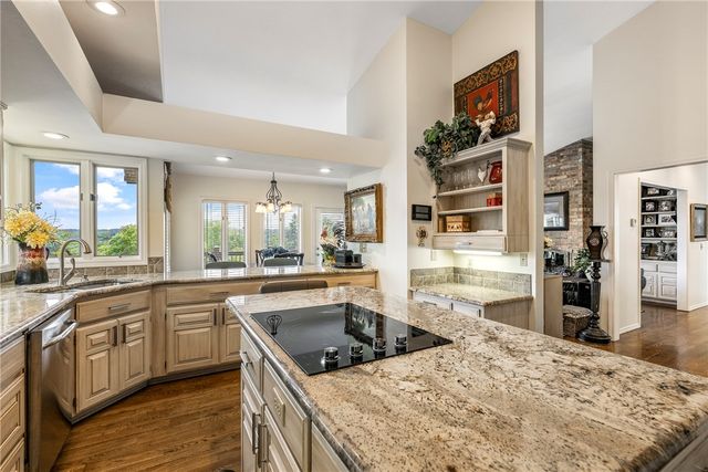 17 Kipling Circle, Bella Vista, AR 72715