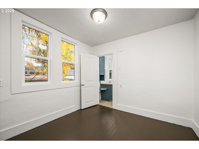 527 MONROE St, Eugene, OR 97402