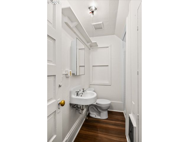 527 MONROE St, Eugene, OR 97402