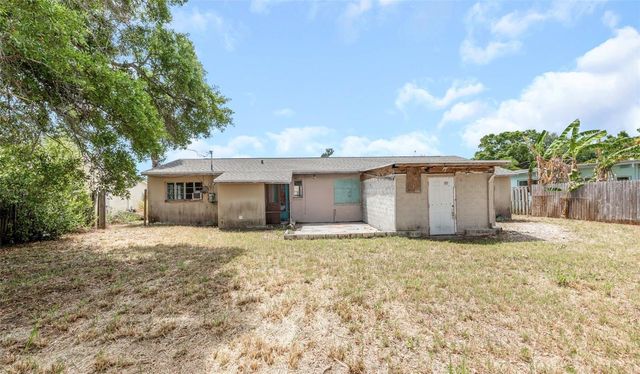 6235 HAMPTON DRIVE N, St Petersburg, FL 33710