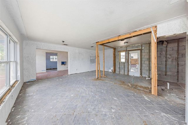 6235 HAMPTON DRIVE N, St Petersburg, FL 33710
