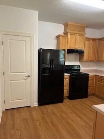 1106 9th Avenue N, Texas City, TX 77590