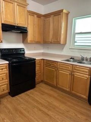 1106 9th Avenue N, Texas City, TX 77590