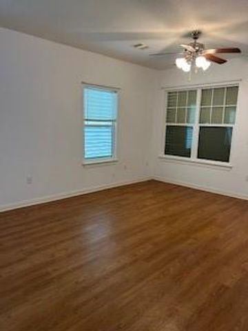 1106 9th Avenue N, Texas City, TX 77590