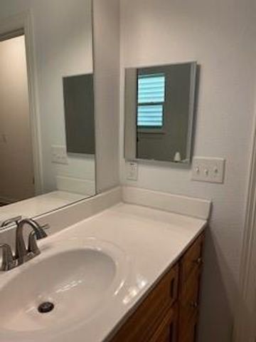 1106 9th Avenue N, Texas City, TX 77590