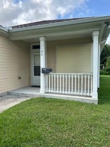 1106 9th Avenue N, Texas City, TX 77590