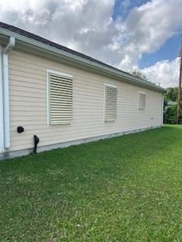 1106 9th Avenue N, Texas City, TX 77590
