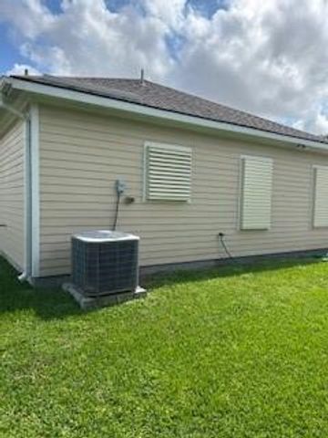 1106 9th Avenue N, Texas City, TX 77590