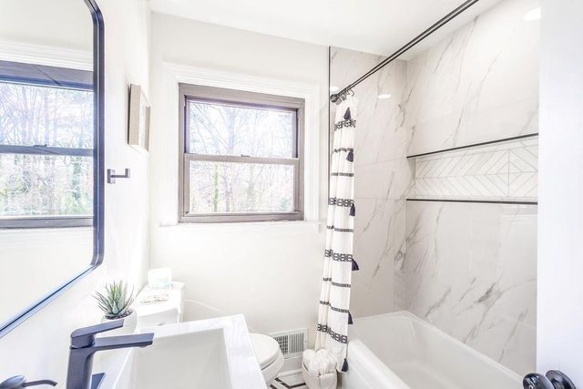 3253 Shadowridge SW Drive, Marietta, GA 30008