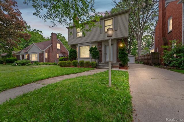 17400 Huntington Road, Detroit, MI 48219