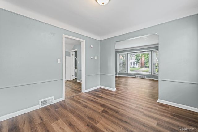 17400 Huntington Road, Detroit, MI 48219