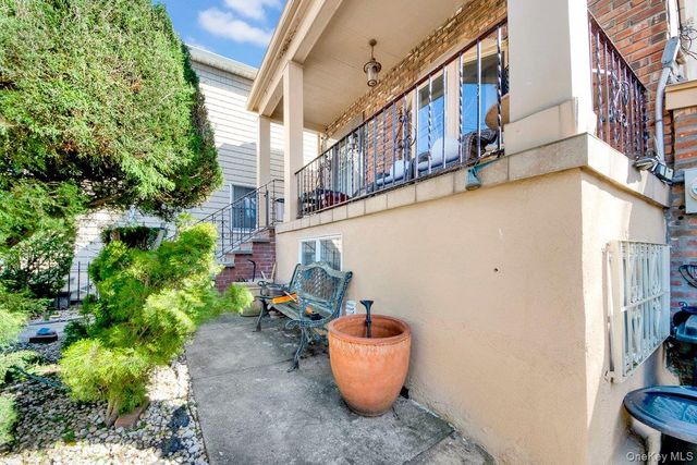 3252 Waterbury Avenue, Bronx, NY 10465