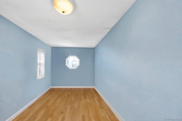 3252 Waterbury Avenue, Bronx, NY 10465