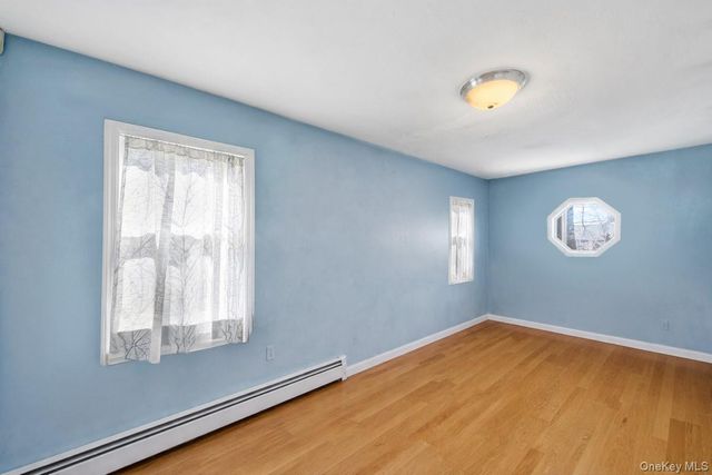 3252 Waterbury Avenue, Bronx, NY 10465