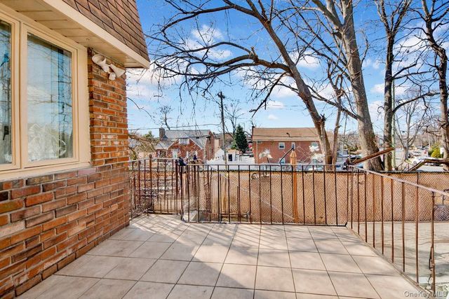 3252 Waterbury Avenue, Bronx, NY 10465