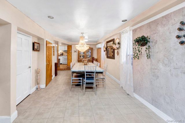 3252 Waterbury Avenue, Bronx, NY 10465