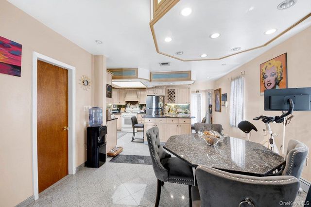 3252 Waterbury Avenue, Bronx, NY 10465