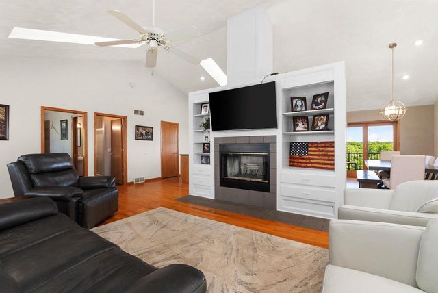 W5490 Timber Lane, New Glarus, WI 53574