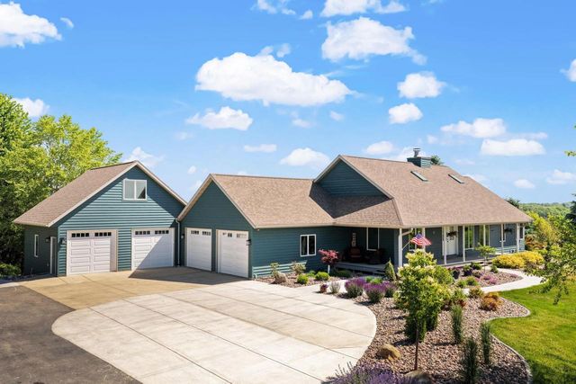 W5490 Timber Lane, New Glarus, WI 53574
