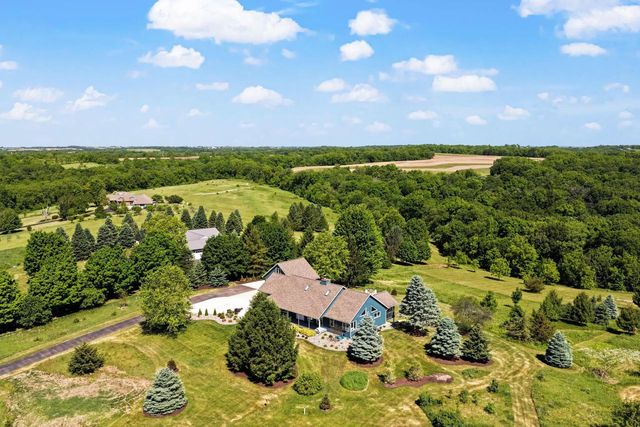 W5490 Timber Lane, New Glarus, WI 53574