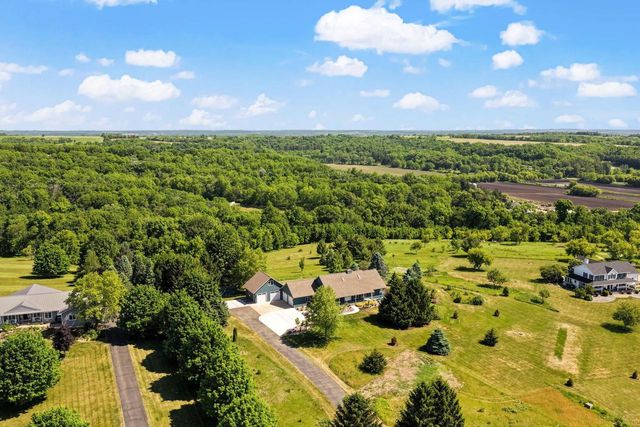 W5490 Timber Lane, New Glarus, WI 53574