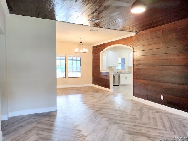 135 HARVARD TER, San Antonio, TX 78201