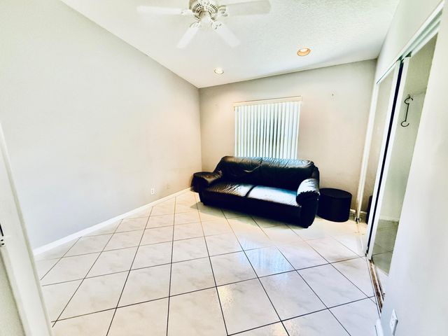 10921 Royal Caribbean Circle, Boynton Beach, FL 33437