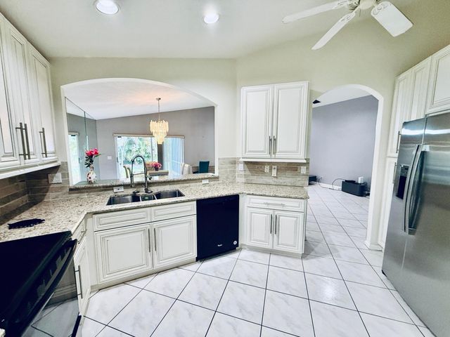 10921 Royal Caribbean Circle, Boynton Beach, FL 33437