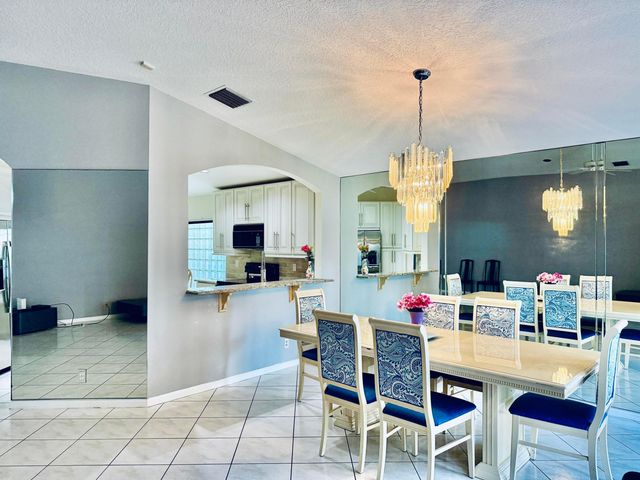 10921 Royal Caribbean Circle, Boynton Beach, FL 33437