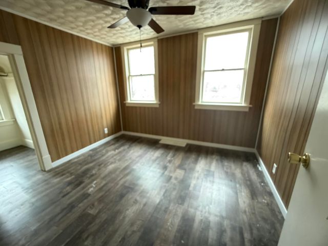 307 N 7TH Street, Council Bluffs, IA 51503