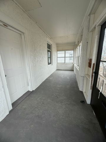 307 N 7TH Street, Council Bluffs, IA 51503