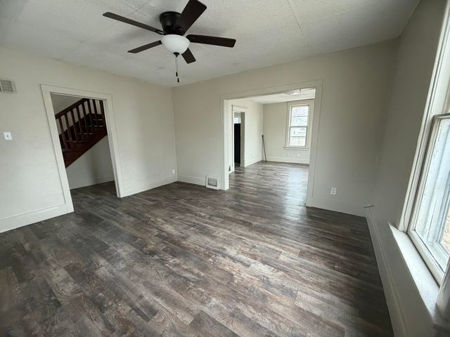 307 N 7TH Street, Council Bluffs, IA 51503