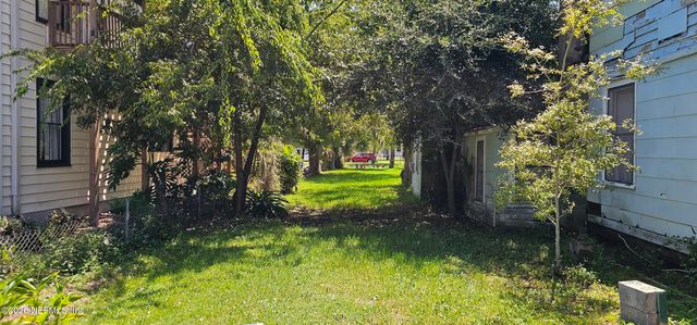 37 GROVE Avenue, St. Augustine, FL 32084