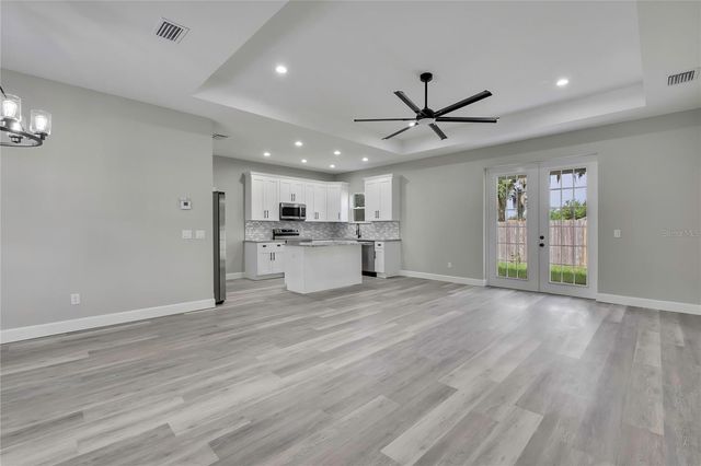 13649 13TH STREET, Dade City, FL 33525