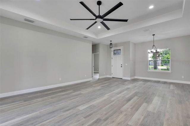 13649 13TH STREET, Dade City, FL 33525