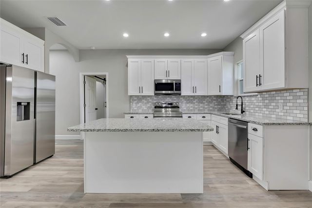 13649 13TH STREET, Dade City, FL 33525