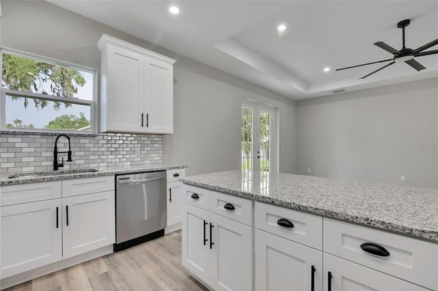 13649 13TH STREET, Dade City, FL 33525