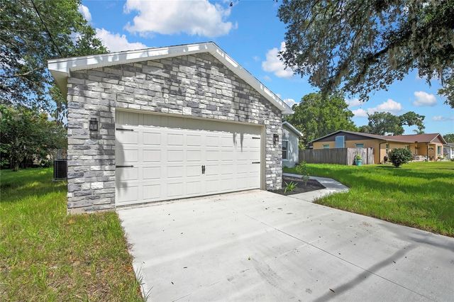 13649 13TH STREET, Dade City, FL 33525