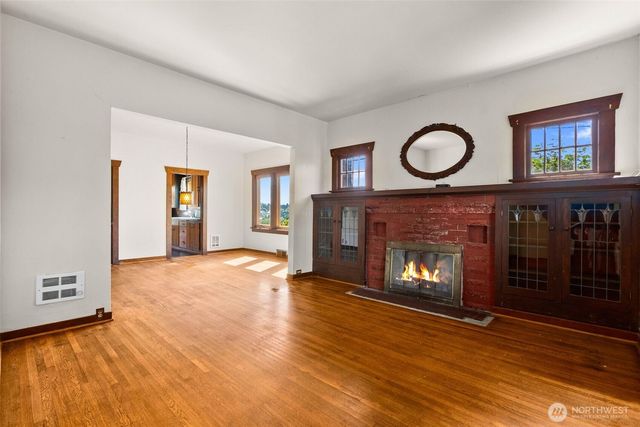 515 N 41st Street, Seattle, WA 98103