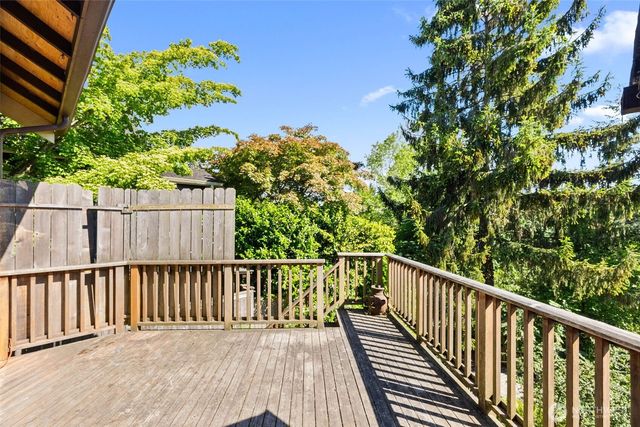 515 N 41st Street, Seattle, WA 98103