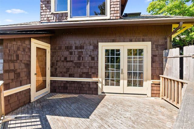 515 N 41st Street, Seattle, WA 98103