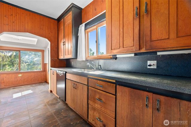 515 N 41st Street, Seattle, WA 98103