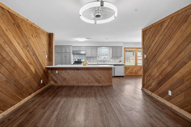 2027 Ottawa Lane, Houston, TX 77043